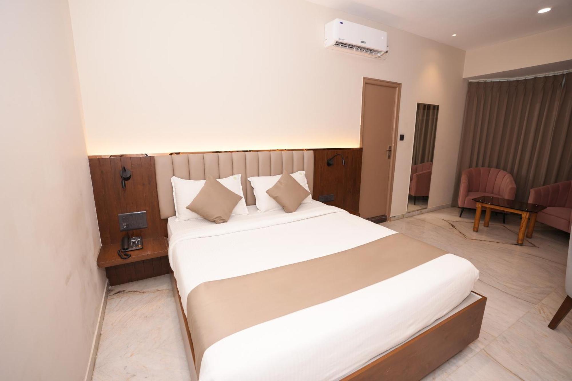Hotel Vaishnavi Residency Bangalore Exterior foto