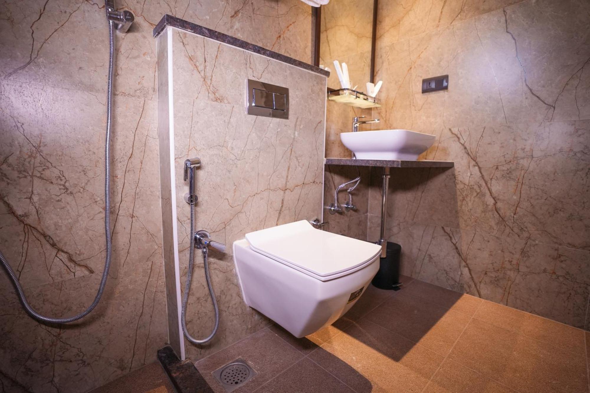 Hotel Vaishnavi Residency Bangalore Exterior foto